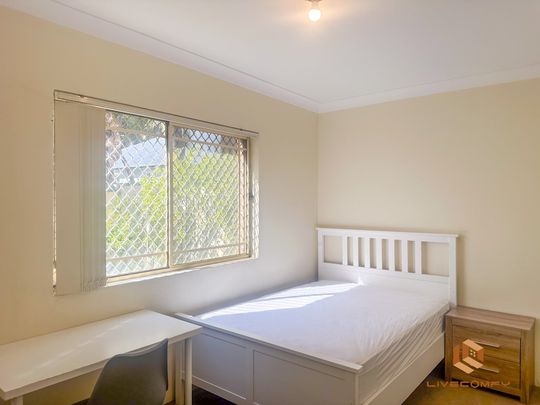 Burwood - Photo 1