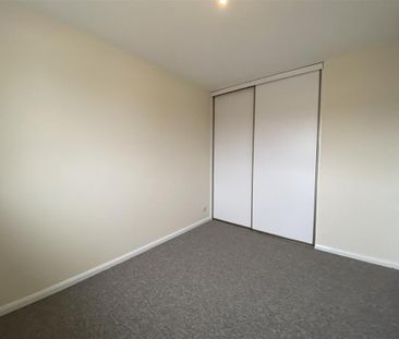 3 bedroom end of terrace house to rent - Photo 6