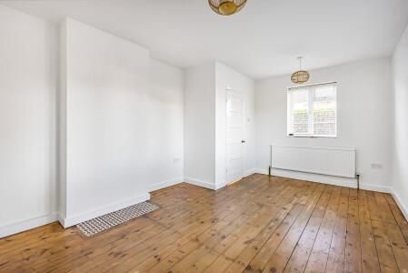 3 bedroom end of terrace house to rent - Photo 1