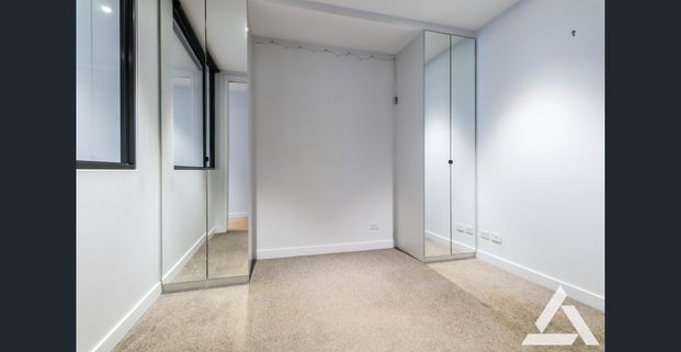 Modern Two Bedroom Apartment in the heart of St Kilda - Photo 1