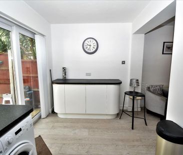 3 bedroom terraced house to rent - Photo 3