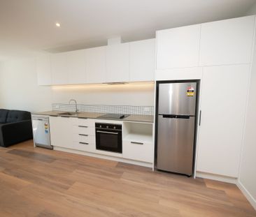AVAILABLE 4th December 2026 - Photo 4