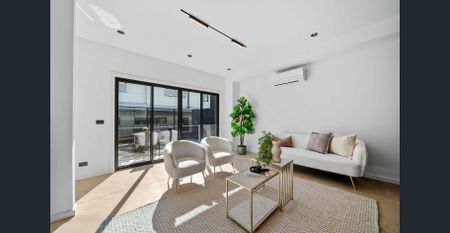 Brand New Townhouse in Prime Maidstone Location! - Photo 4