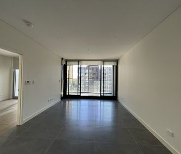 Modern Luxury 1 Bed + Study High Level North Facing Apartment for L... - Photo 4