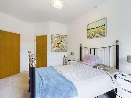 Stoneleigh Court, Alwoodley, Leeds, LS17 - Photo 1