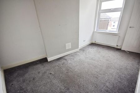 4 bedroom terraced house to rent - Photo 5