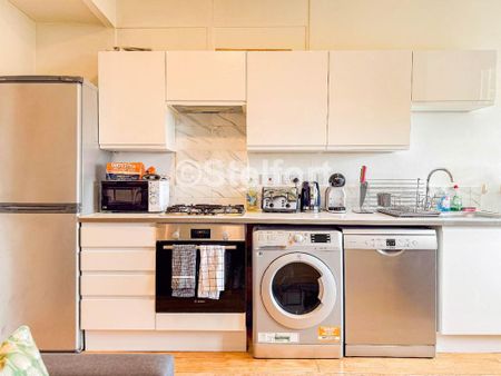 2 bedroom flat to rent - Photo 2