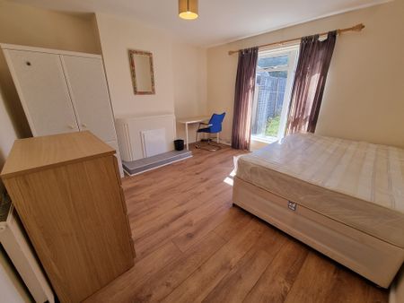 4 Bed Student Accommodation - Photo 5