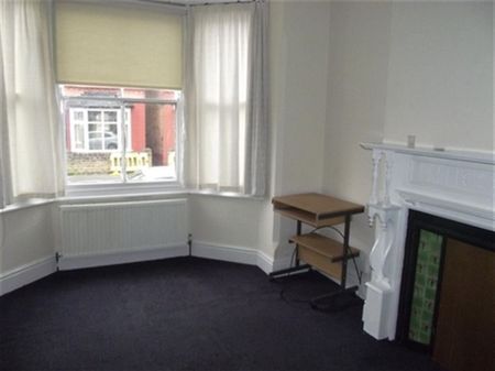 4 bed Mid Terraced House for Rent - Photo 4