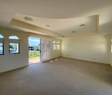 ESPLANADE & CANAL VIEWS - Photo 2