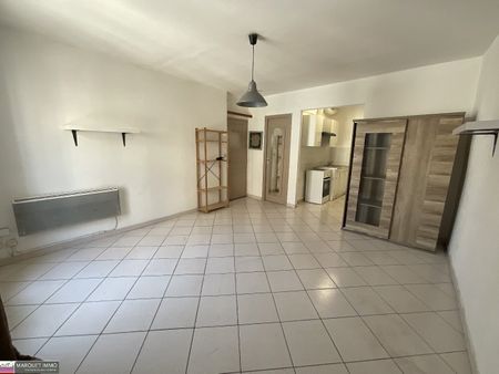 Location Appartement 1 pièce 27m² BEZIERS 34500 - Photo 2