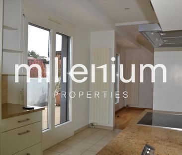 Attic apartment through without vis-à-vis with terrace - Photo 6