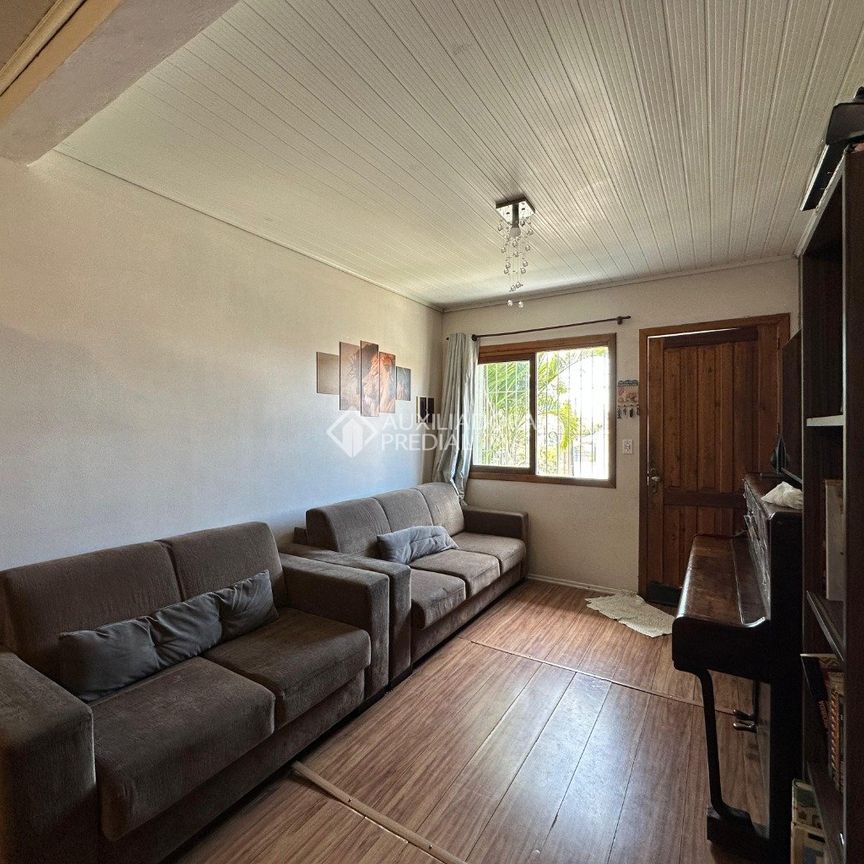 Casa com 2 quartos e 75m² para alugar em São José, Canoas. - Photo 1