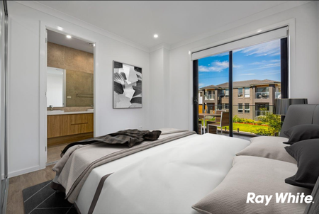 IMMACULATE Four Bedroom Residence Close to All Amenities! - Photo 4