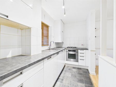 Jonquil Gardens, Hampton, TW12 - Photo 4