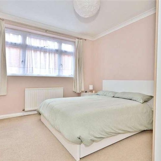 York Road, Woking, Surrey, GU22 - Photo 1