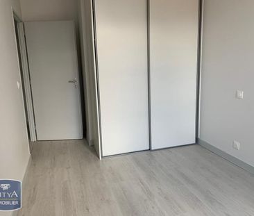 Location Appartement 3 pièces 62m² VILLEFRANCHE SUR SAONE 69400 - Photo 3