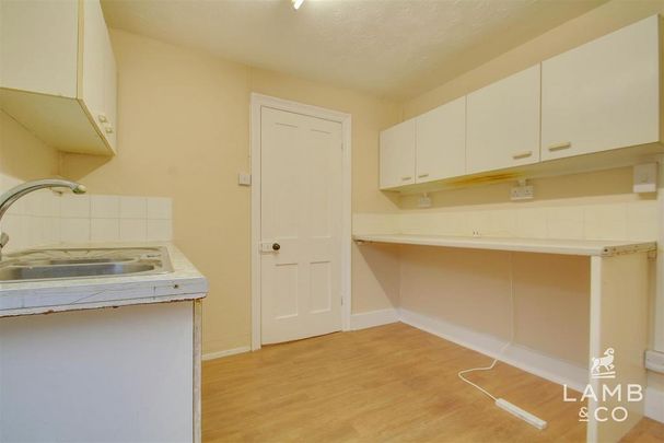 2 bedroom flat to rent - Photo 1