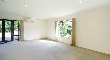 Elegant, Spacious & in Prime Pukekohe Location - Photo 2