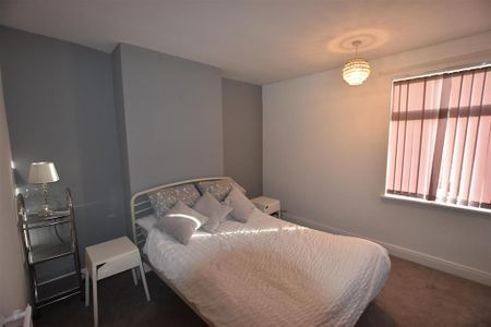 3 bedroom terraced house to rent - Photo 3