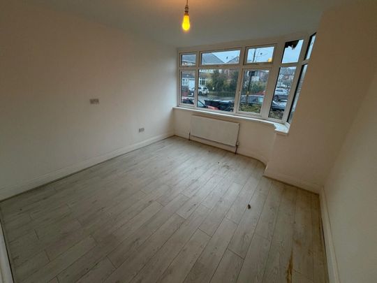 Heythrop Grove, Birmingham - Photo 1