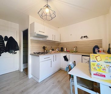 Location Appartement 2 pièces 26m² LUC SUR MER 14530 - Photo 2