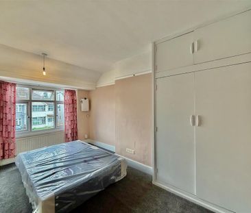 4 bedroom terraced house to rent - Photo 2