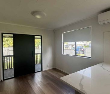 Modern three bedroom home in Springvale - Photo 2