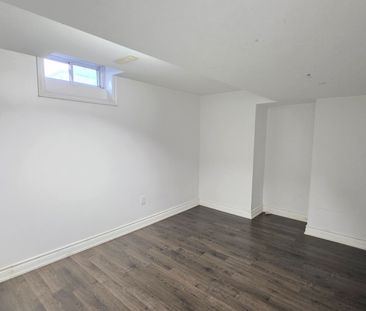For Lease - 3 Meadow Glade Road, Brampton, Ontario - Photo 3