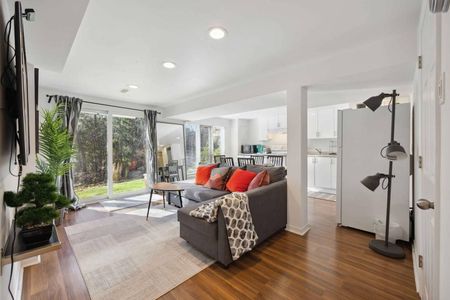 For Lease - 35 Hammond (Bsmt) Drive, Aurora, Ontario - Photo 2