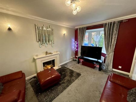 3 bedroom detached house to rent - Photo 2