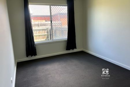 4 BEDROOMS - SECURE YARD WITH STORAGE - Photo 2