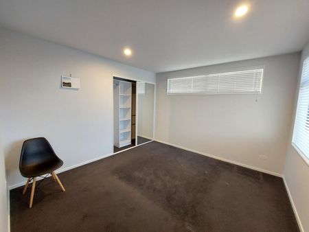 Spacious family Home in Millwater - Photo 4