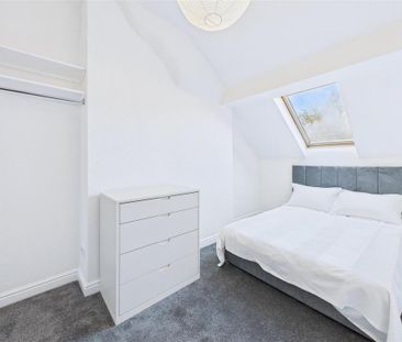 3 bedroom flat to rent - Photo 4