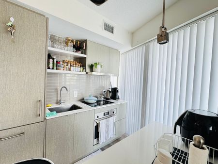 For Lease - 88 Harbour Street Unit# 4302, Toronto, Ontario - Photo 2