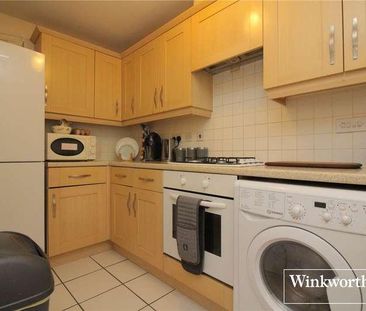 Downing Court, Bennington Drive, Borehamwood, Hertfordshire, WD6 - Photo 5