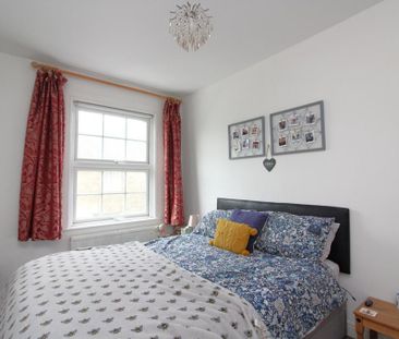 3 bedroom terraced house to rent - Photo 6