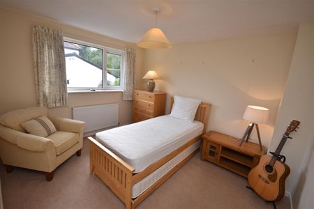 Stewart Close, Heswall - Photo 5
