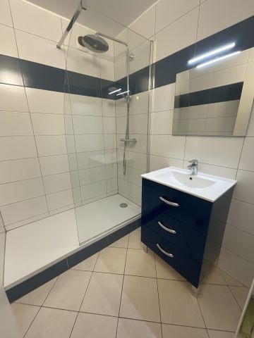 Location Appartement 3 pièces 68m² BOURGES 18000 - Photo 2