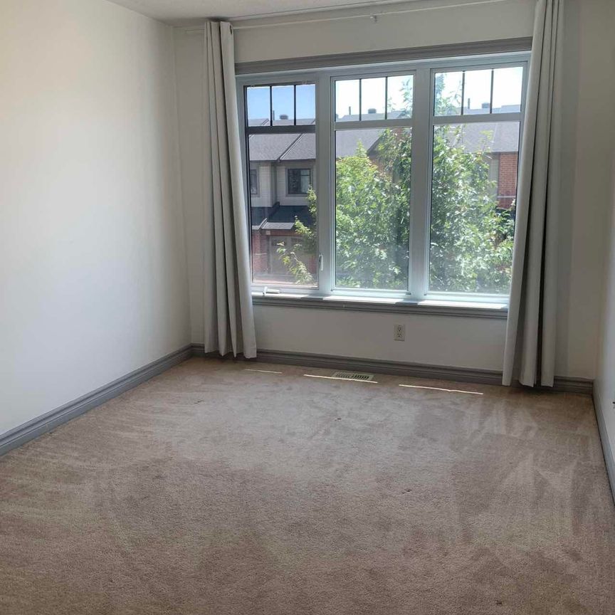 For Lease - 458 Silverstone Way, Barrhaven, Ontario - Photo 1