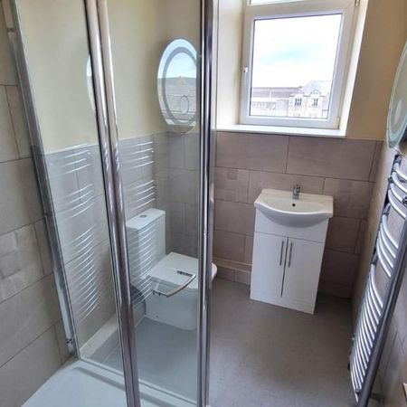 1 bedroom private hall to rent - Photo 4