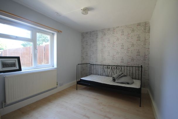 Bartram Close, Uxbridge, UB8 - Photo 1