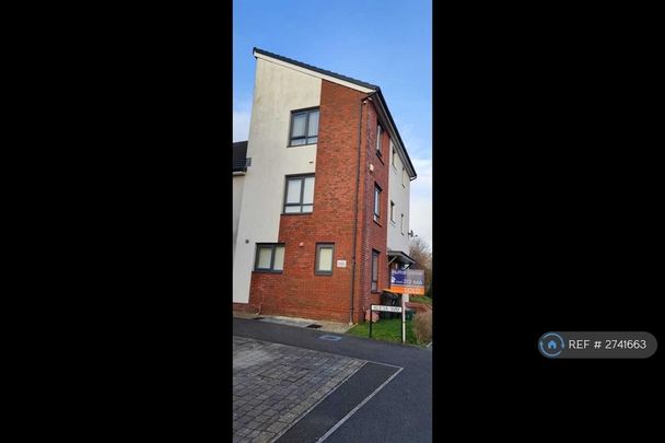 1 bedroom in a house share to rent - Photo 1