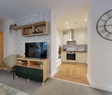 1 bedroom ground floor flat to rent - Photo 2