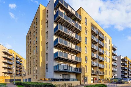3 bedroom flat to rent - Photo 2