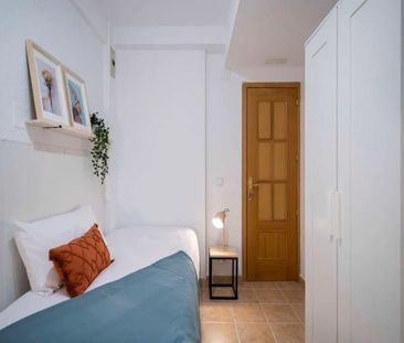 Calle de Bravo Murillo, Madrid, Community of Madrid 28020 - Photo 5