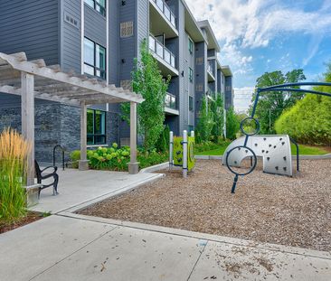 For Lease - 3170 Erin Mills Parkway Unit# 405, Mississauga, Ontario - Photo 3