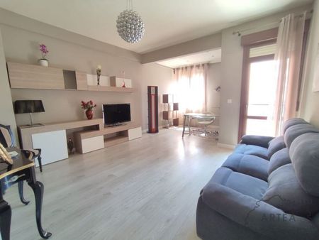 Alquiler de piso en Calle Juan de Garay - Photo 2