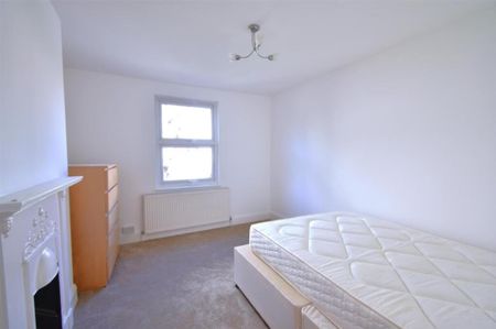 3 Bed Flat, Stuart Road, W3 - Photo 5