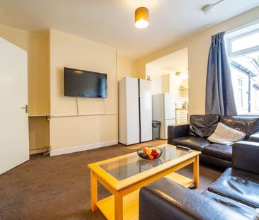 4 bed shared student property near the University of York Bedroom 2 - Photo 3